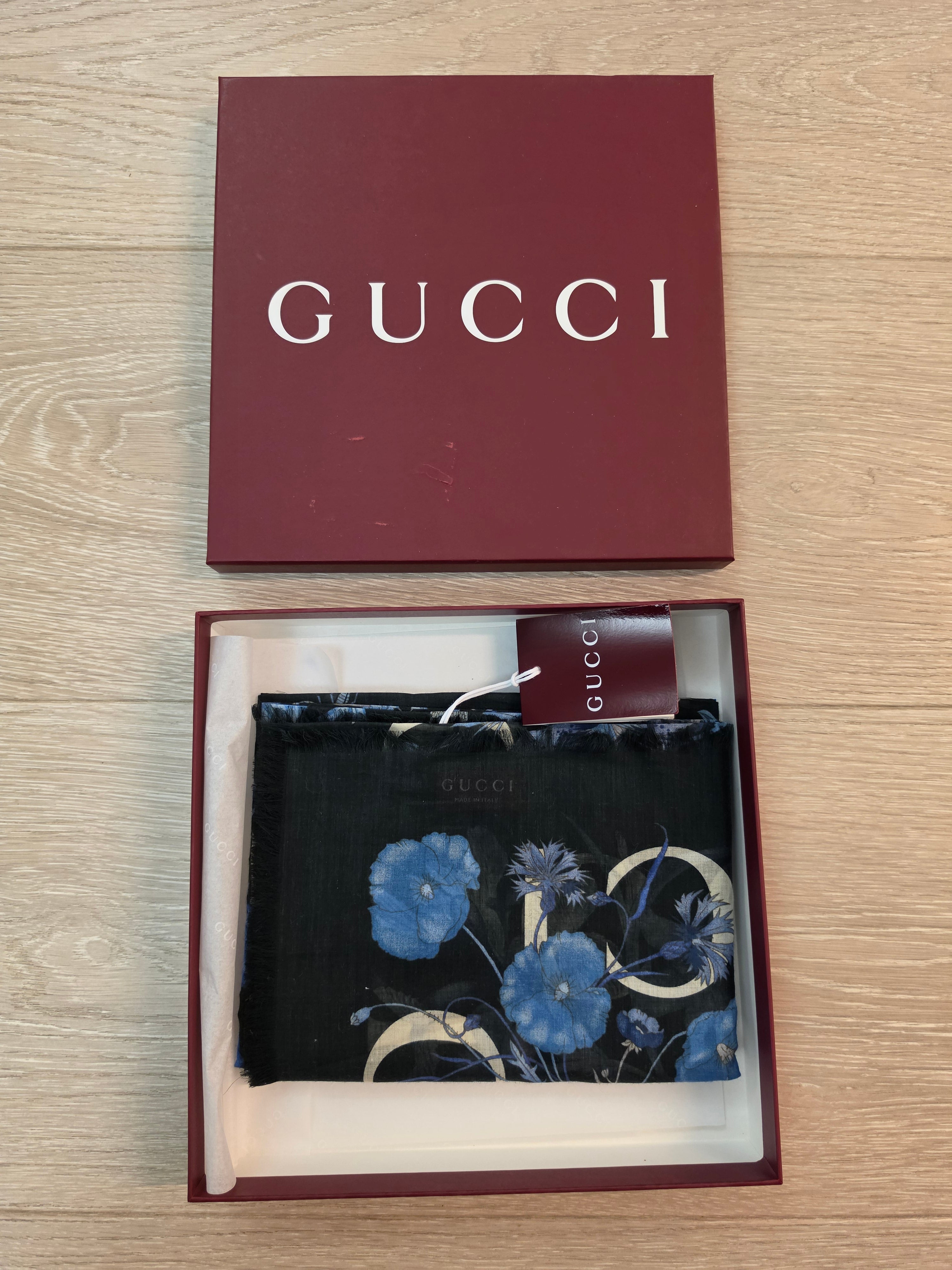 GUCCI Floral Print Scarf Shawl 140x140cm Brand New