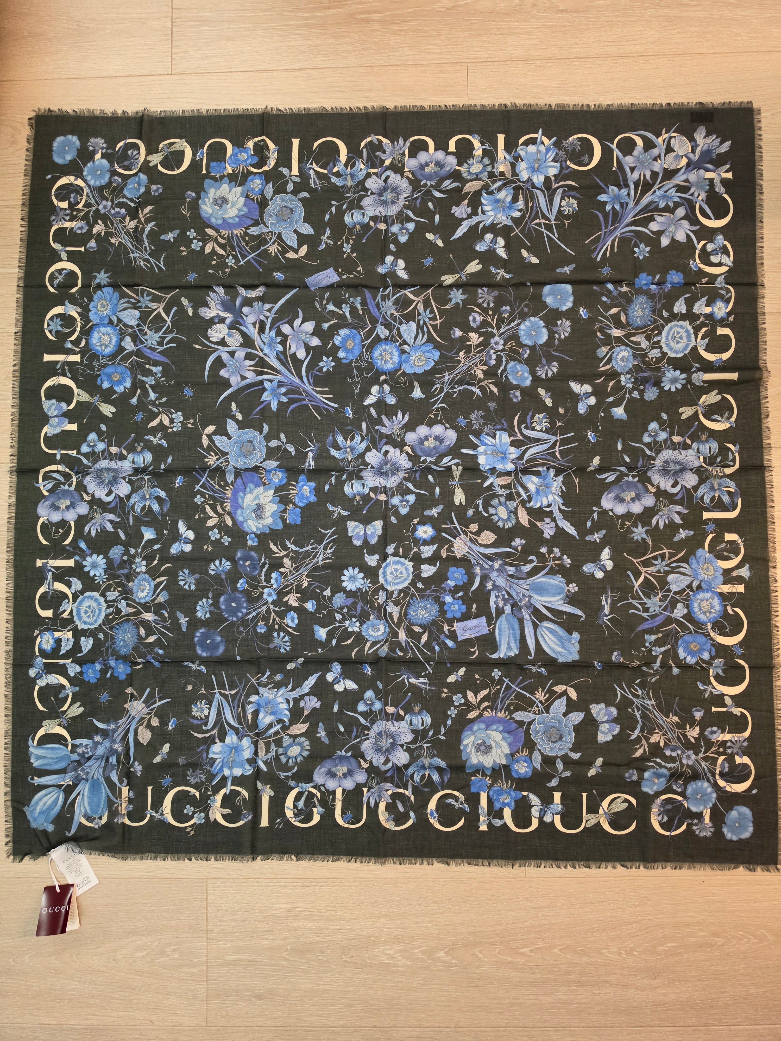 GUCCI Floral Print Scarf Shawl 140x140cm Brand New